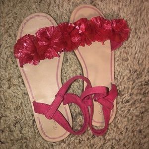 Girls Pink Pom Pom Sandals!